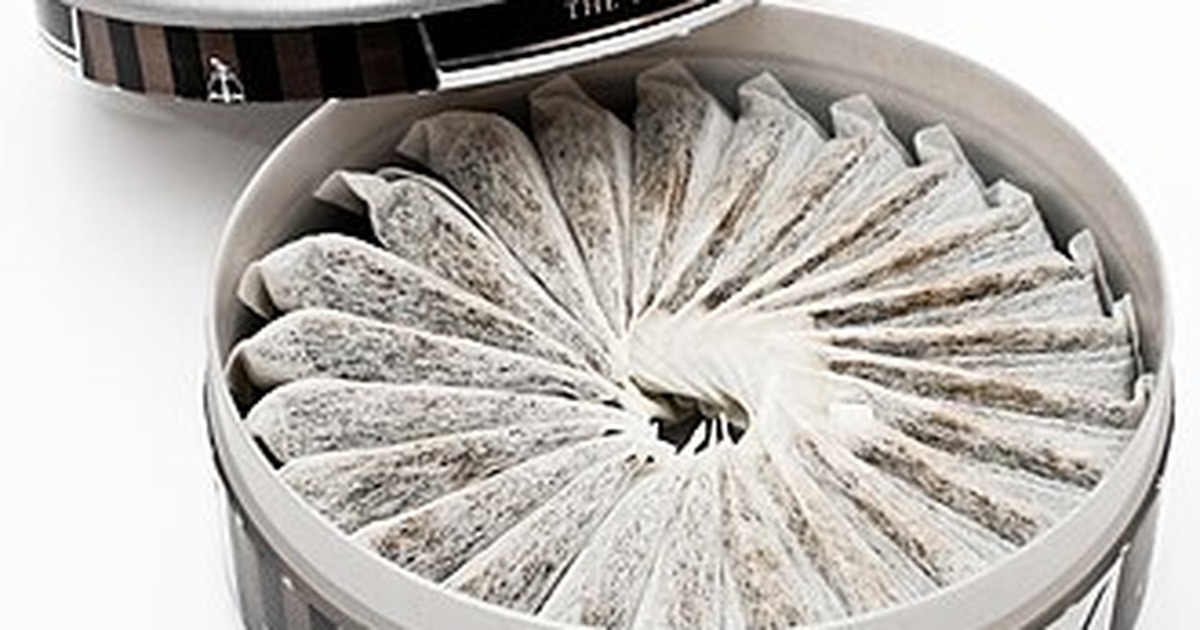 Lata de snus estilo escandinavo minimalista em madeira clara